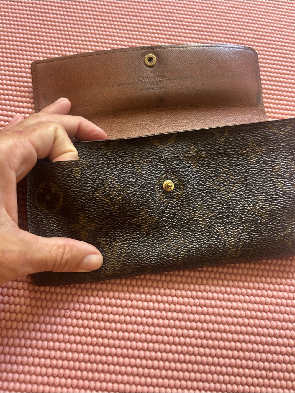 Louis Vuitton Monogram leather Wallet in Dark Brown with Gold Snap - Picture 8 of 10